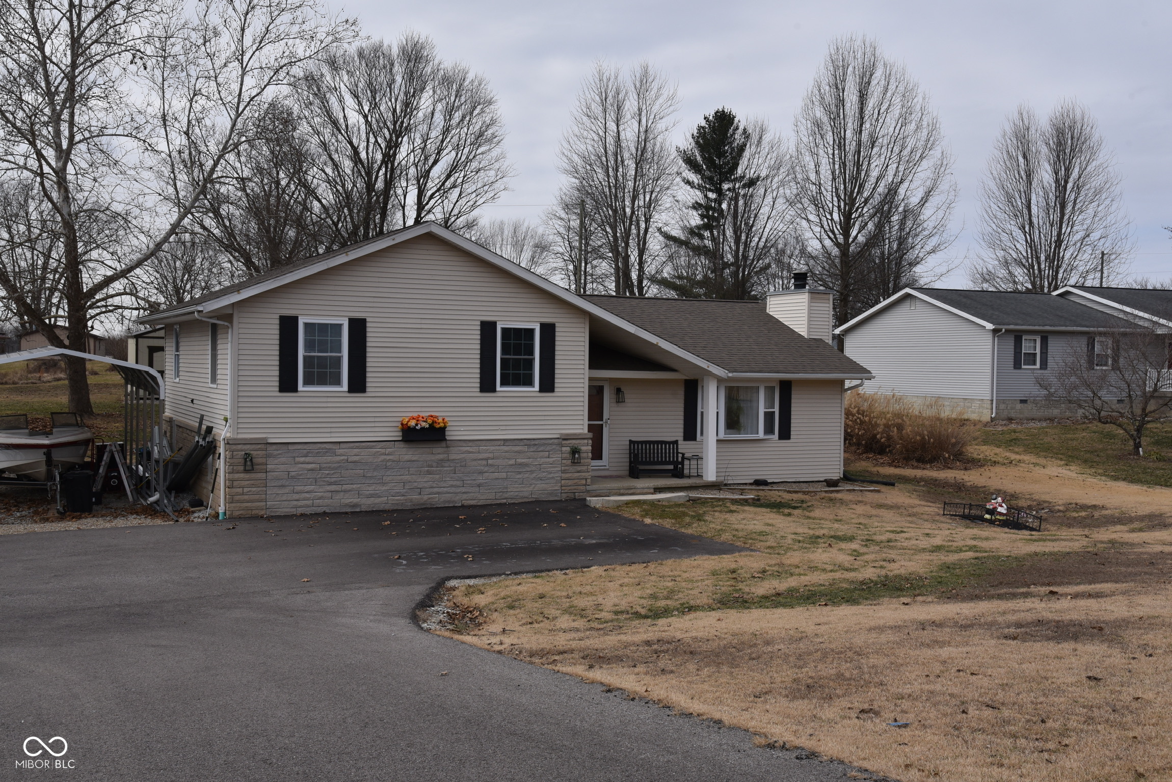 9 Locksley Court Bedford, IN 47421 - Photo 2 of 19