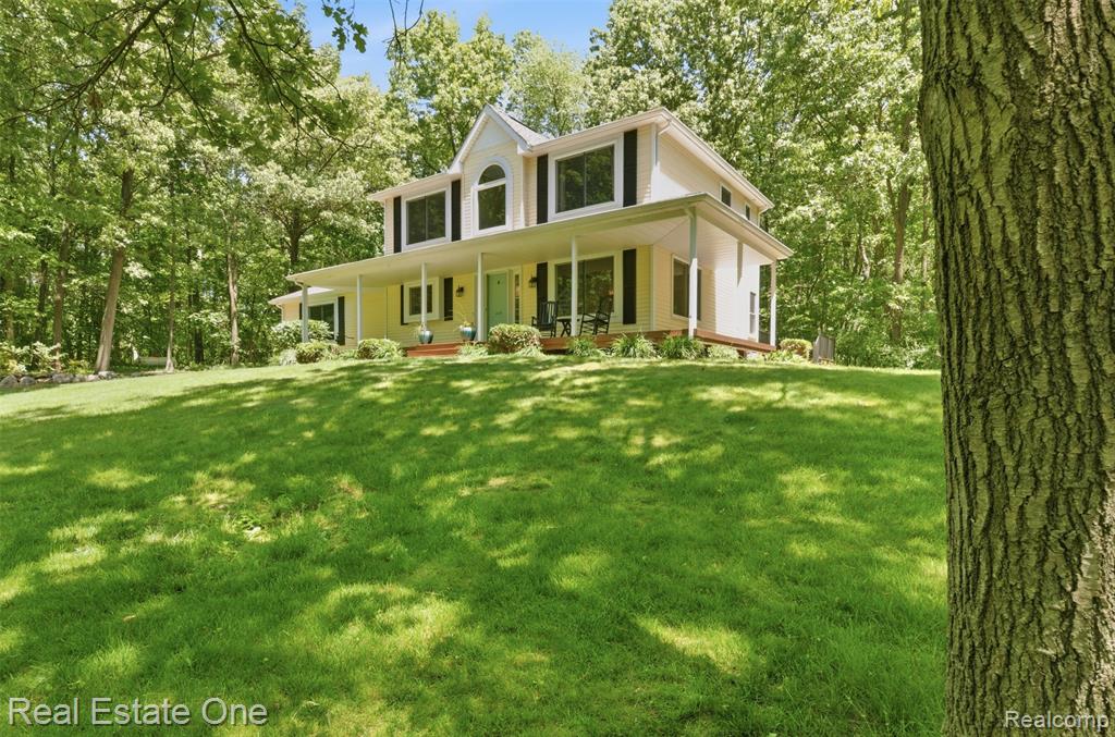 3559 Perry Lake Road Ortonville, MI 48462 - Photo 5 of 41