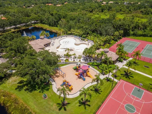 $749,900 | 772 Rosemary Circle, Bradenton, FL 34212