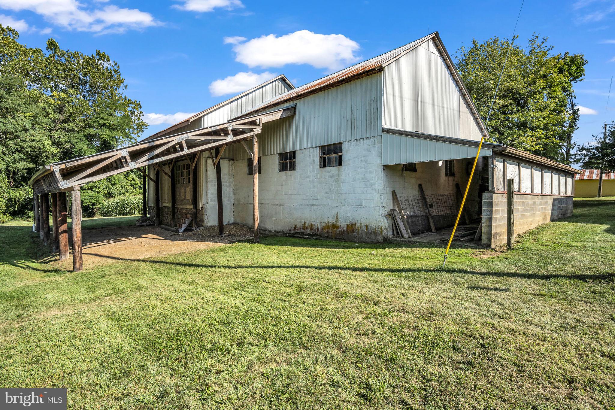 44 Sandy Bottom Road Carlisle, PA 17015 - Photo 72 of 99 Barn/outbuilding