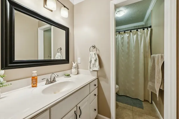 $570,000 | 13917 Country Side Street, Santa Fe, TX 77517