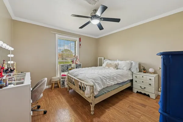 $570,000 | 13917 Country Side Street, Santa Fe, TX 77517