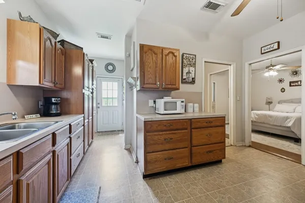 $570,000 | 13917 Country Side Street, Santa Fe, TX 77517