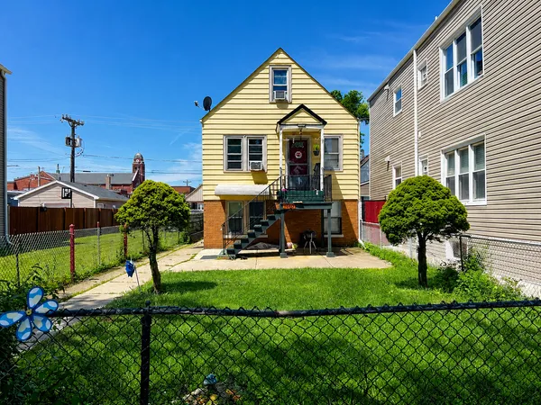 $1,250 | 1440 South 49th Avenue, Unit 1, Cicero, IL 60804