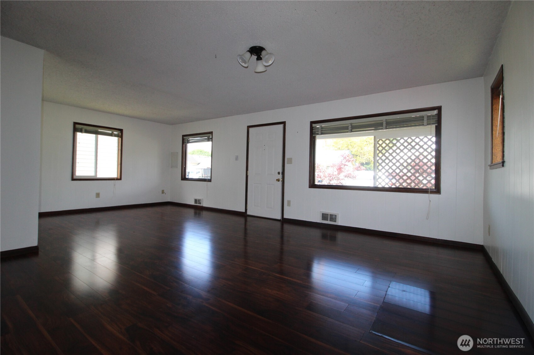 359 Southwest 9th Street Chehalis, WA 98532 - Photo 6 of 21