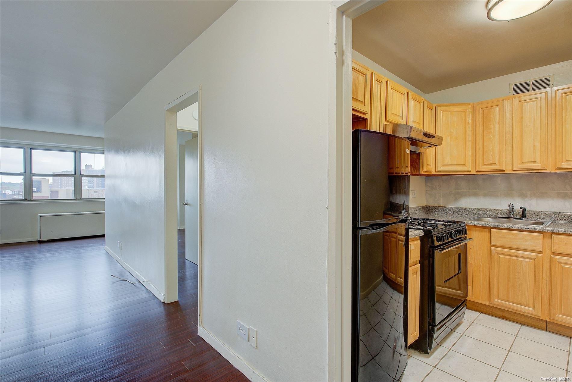 102-10 66th Road, Unit 8G Queens, NY 11375 - Photo 10 of 21 Gallery Image 10
