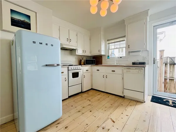 $2,600 | 39 Pope Street, Newport, RI 02840