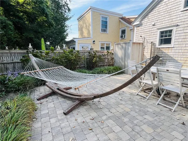 $2,600 | 39 Pope Street, Newport, RI 02840