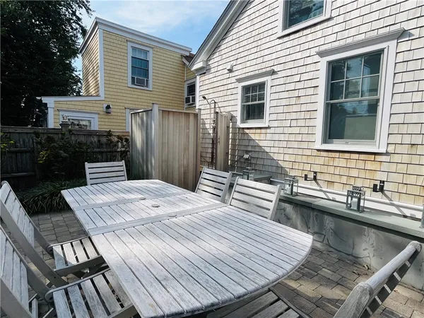 $2,600 | 39 Pope Street, Newport, RI 02840