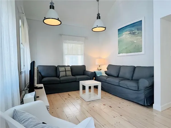$2,600 | 39 Pope Street, Newport, RI 02840