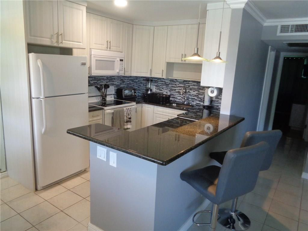390 Markham R, Unit 390 Deerfield Beach, FL 33442 - Photo 1 of 25 Photo 1
