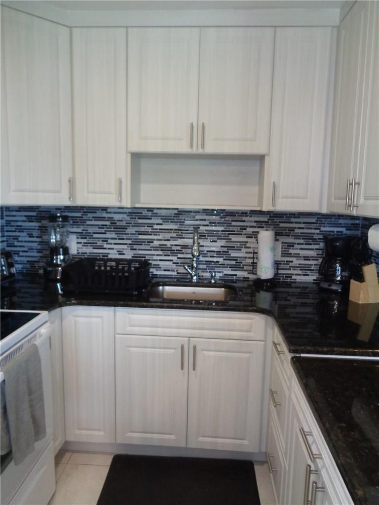 390 Markham R, Unit 390 Deerfield Beach, FL 33442 - Photo 11 of 25 Photo 11