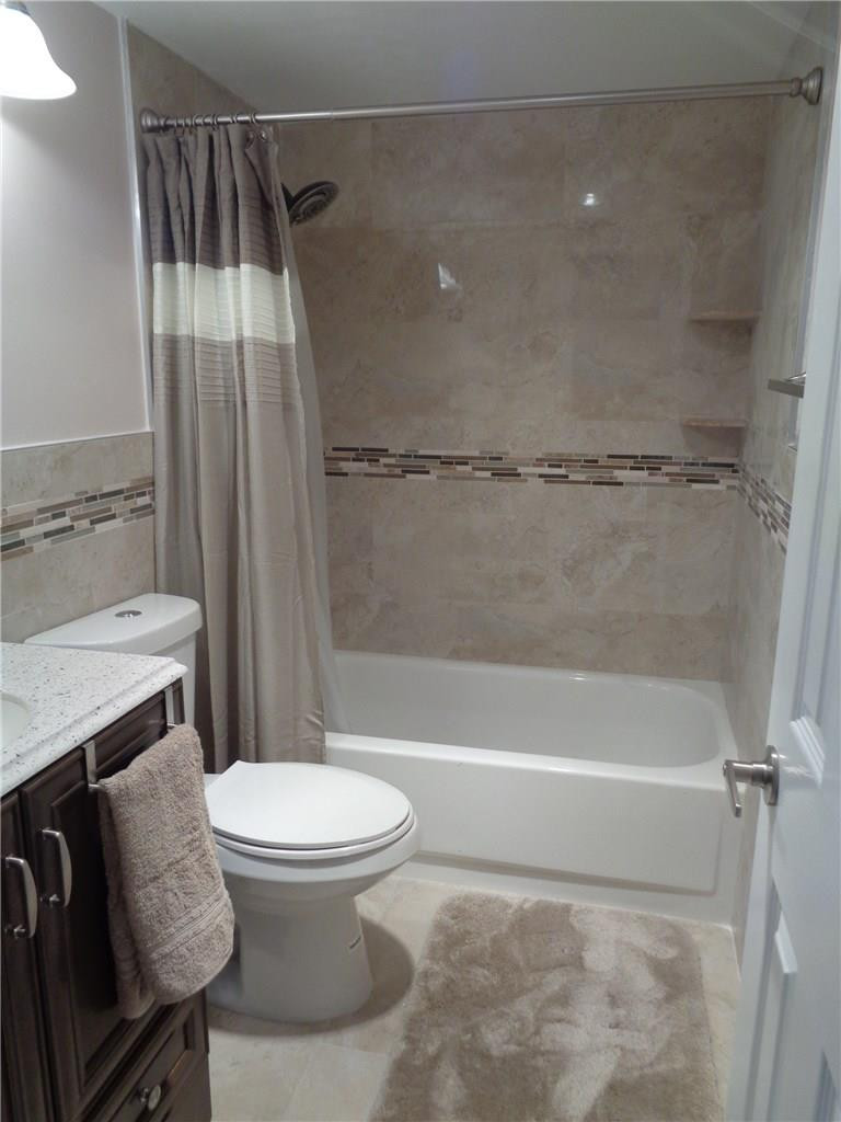 390 Markham R, Unit 390 Deerfield Beach, FL 33442 - Photo 4 of 25 Photo 4