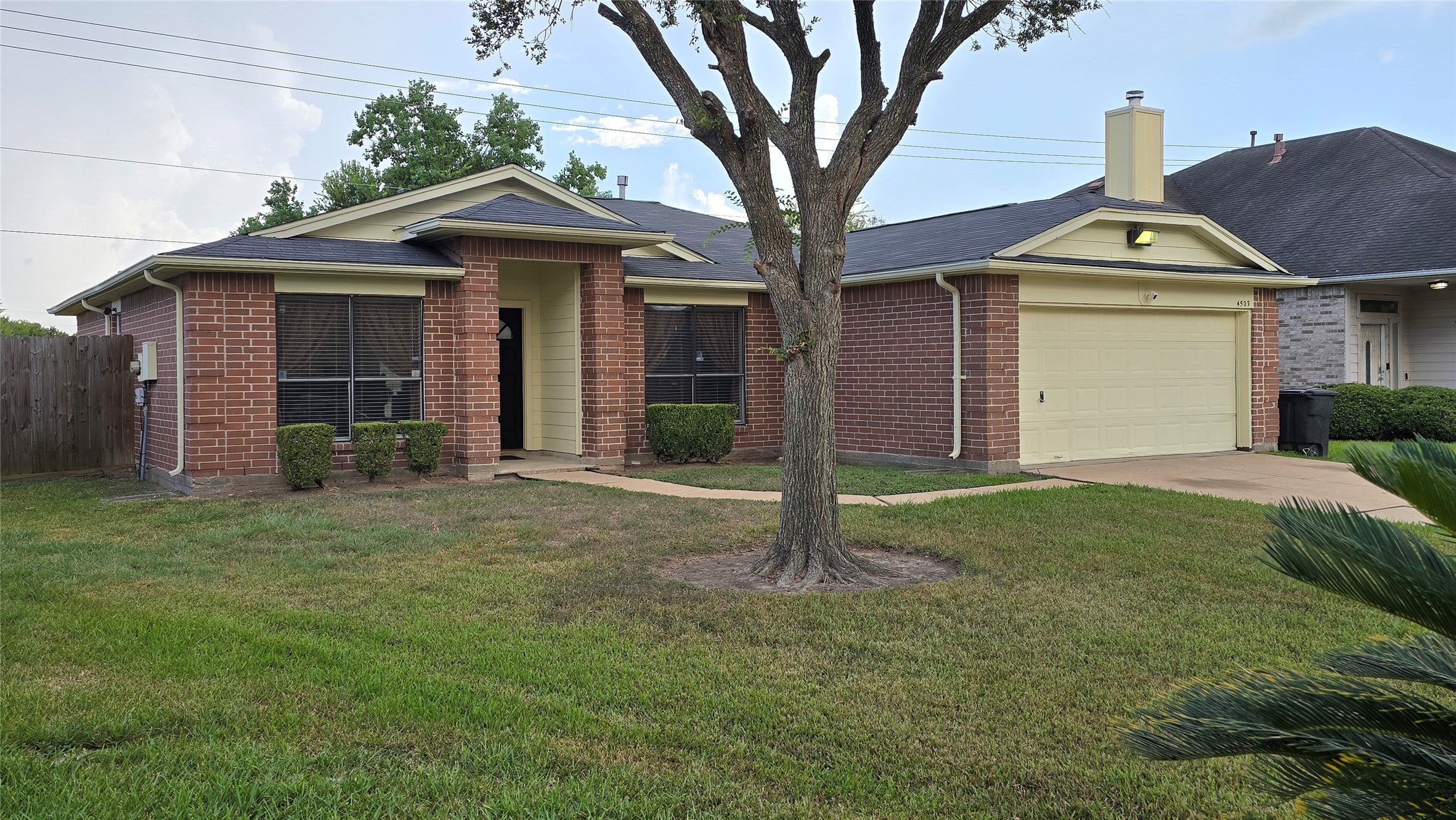 4503 Buckleridge Road Houston, TX 77053 - Photo 2 of 25 Gallery Image 2