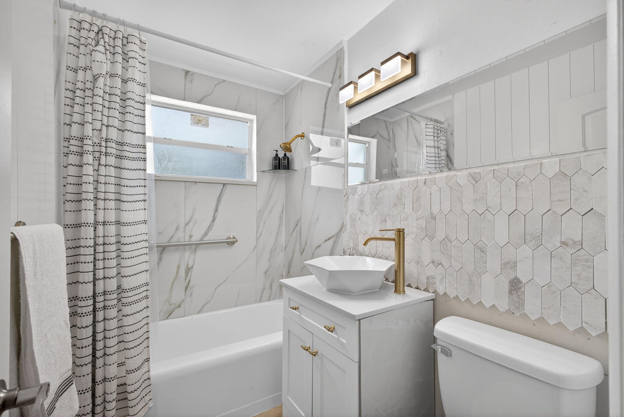 140 West 31st Court Riviera Beach, FL 33404 - Photo 24 of 59 30-web-or-mls-5D1A7484