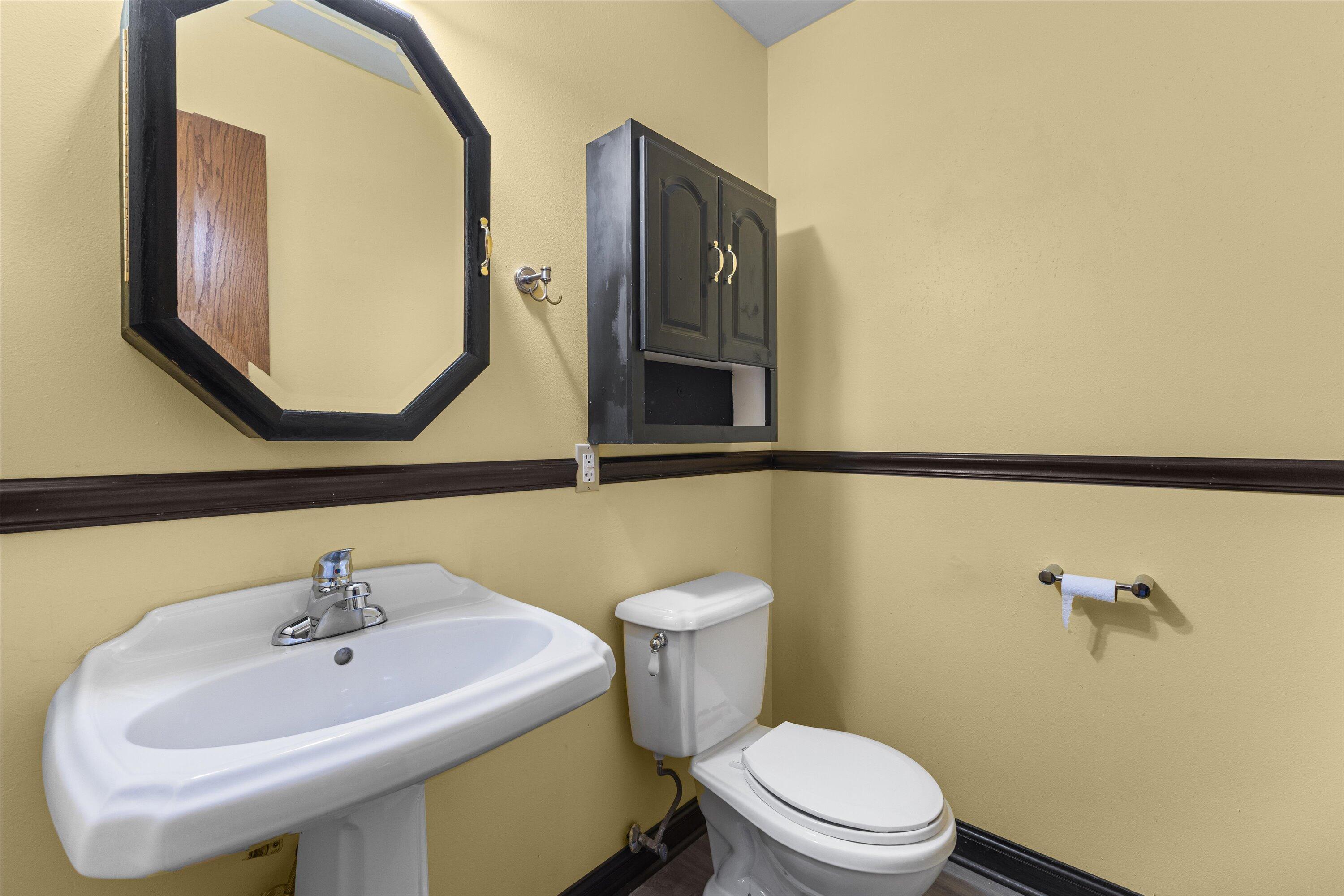 20530 84th Place Bristol, WI 53104 - Photo 13 of 36 1/2 Bath Main