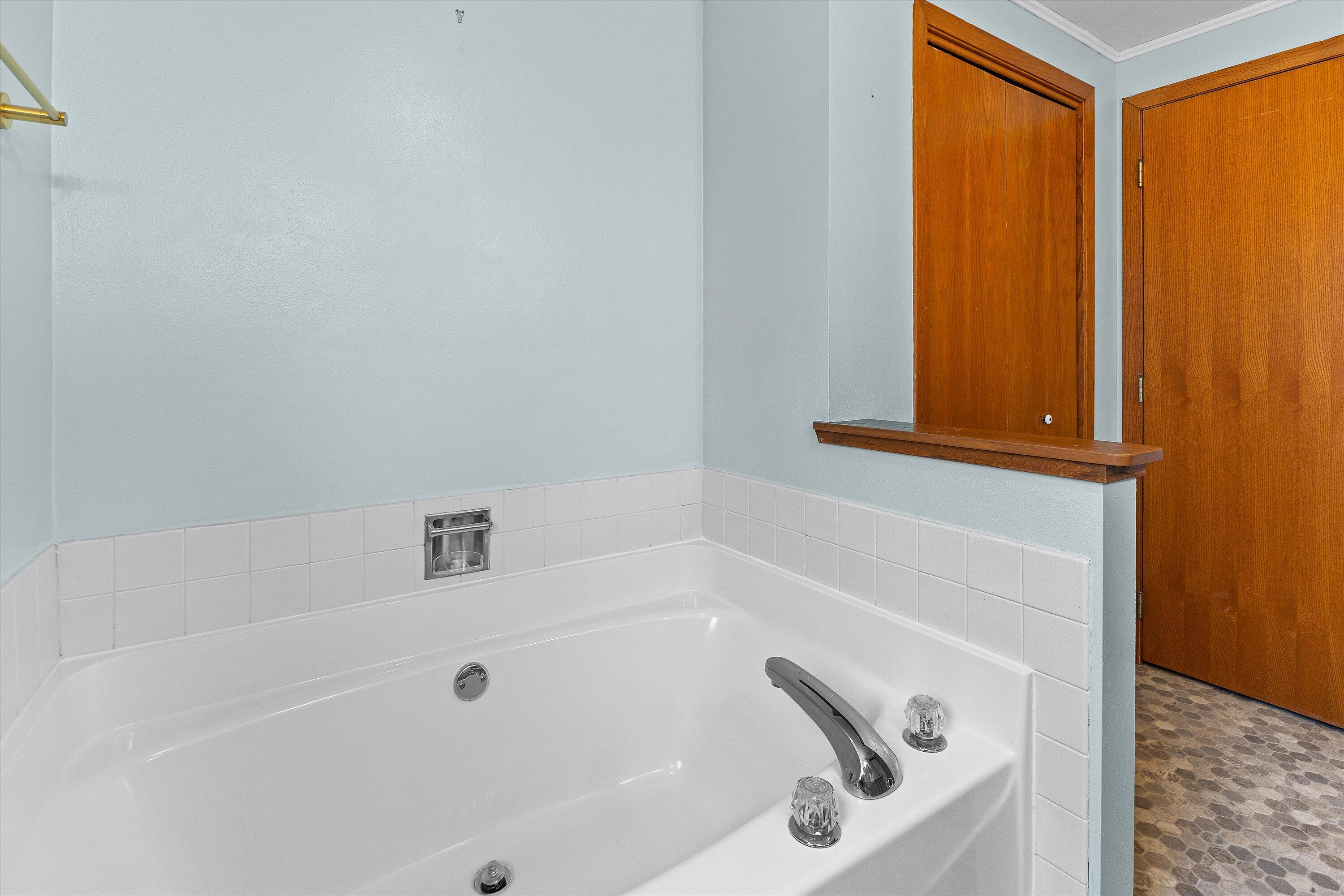 20530 84th Place Bristol, WI 53104 - Photo 18 of 36 Primary Bedroom- Full Bathroom