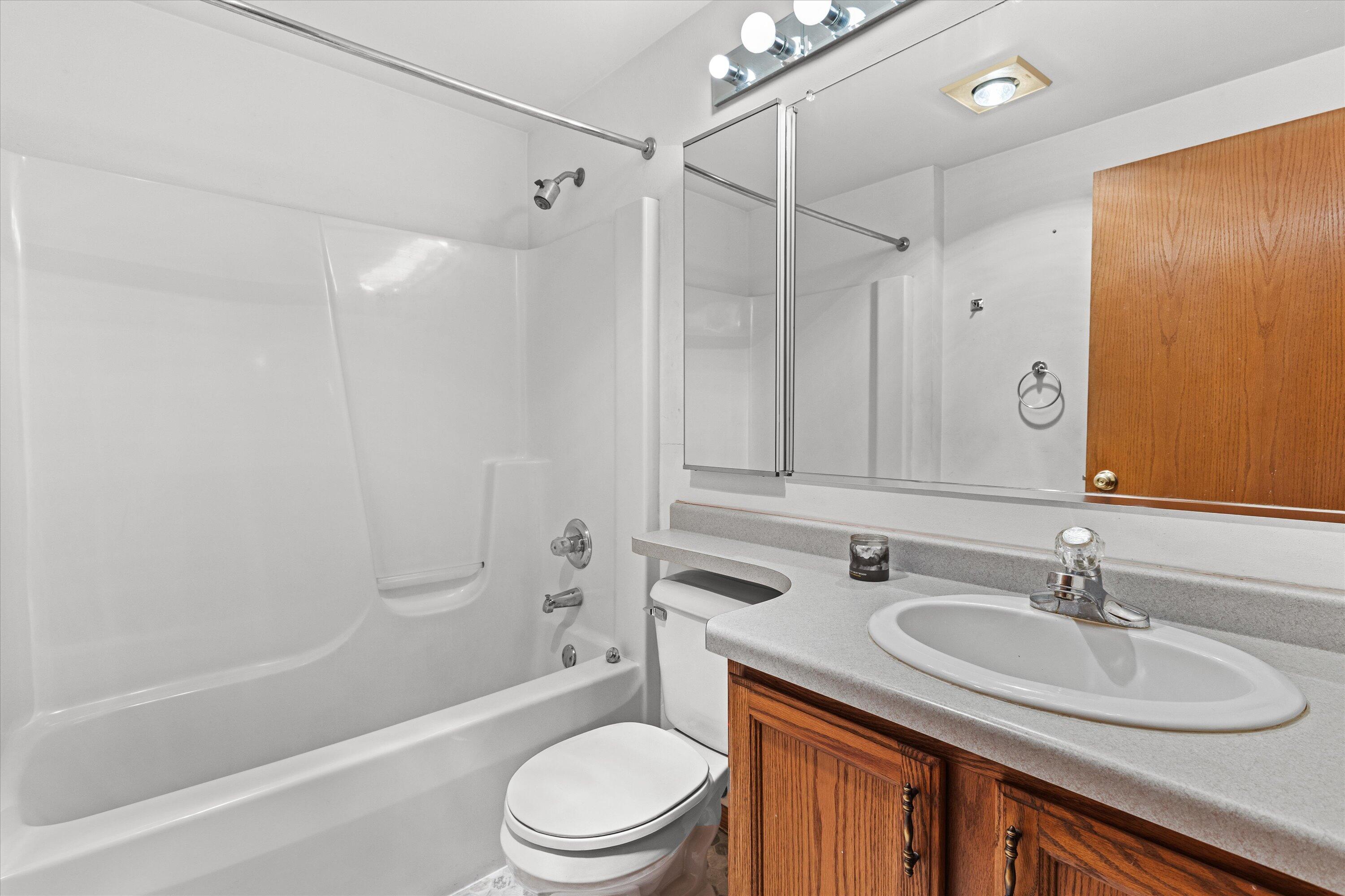 20530 84th Place Bristol, WI 53104 - Photo 26 of 36 Second Full Bathroom Upper