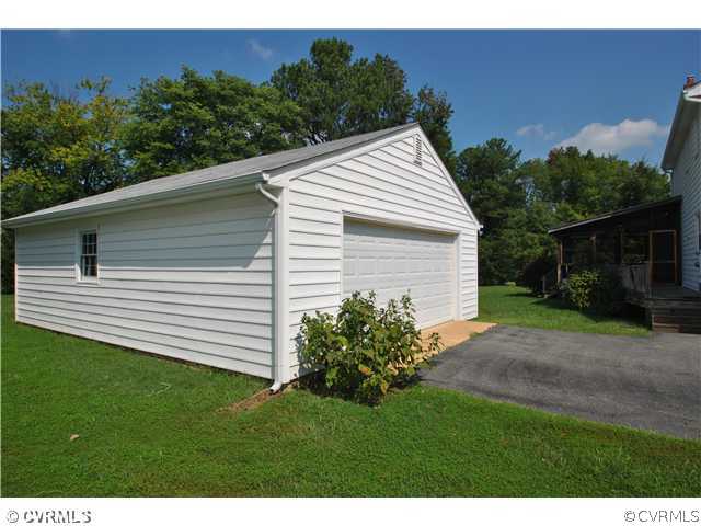 10108 Woodman Road Henrico, VA 23228 - Photo 2 of 11 Other - Garage