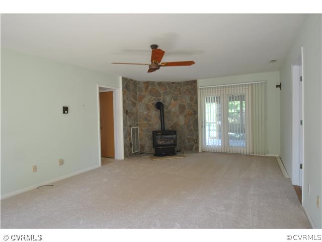 10108 Woodman Road Henrico, VA 23228 - Photo 3 of 11 Den/Family/Great Room