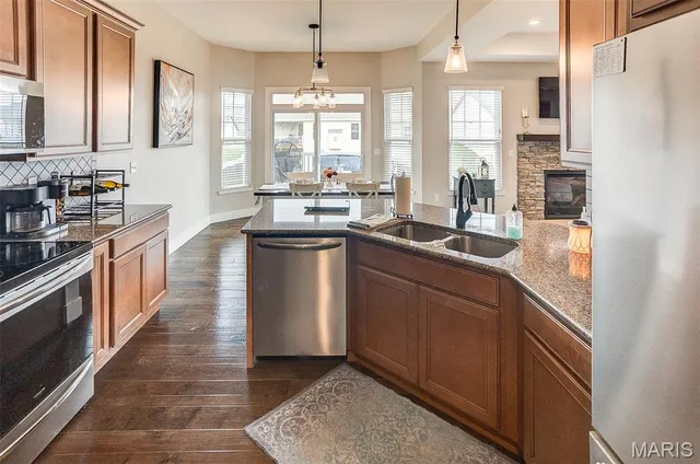 $525,000 | 223 Ellington Court, Glen Carbon, IL 62034