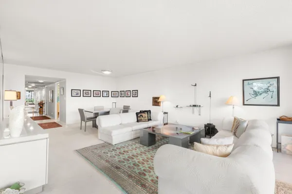 $2,350 | 545 Oaks Lane, Unit 501, Pompano Beach, FL 33069