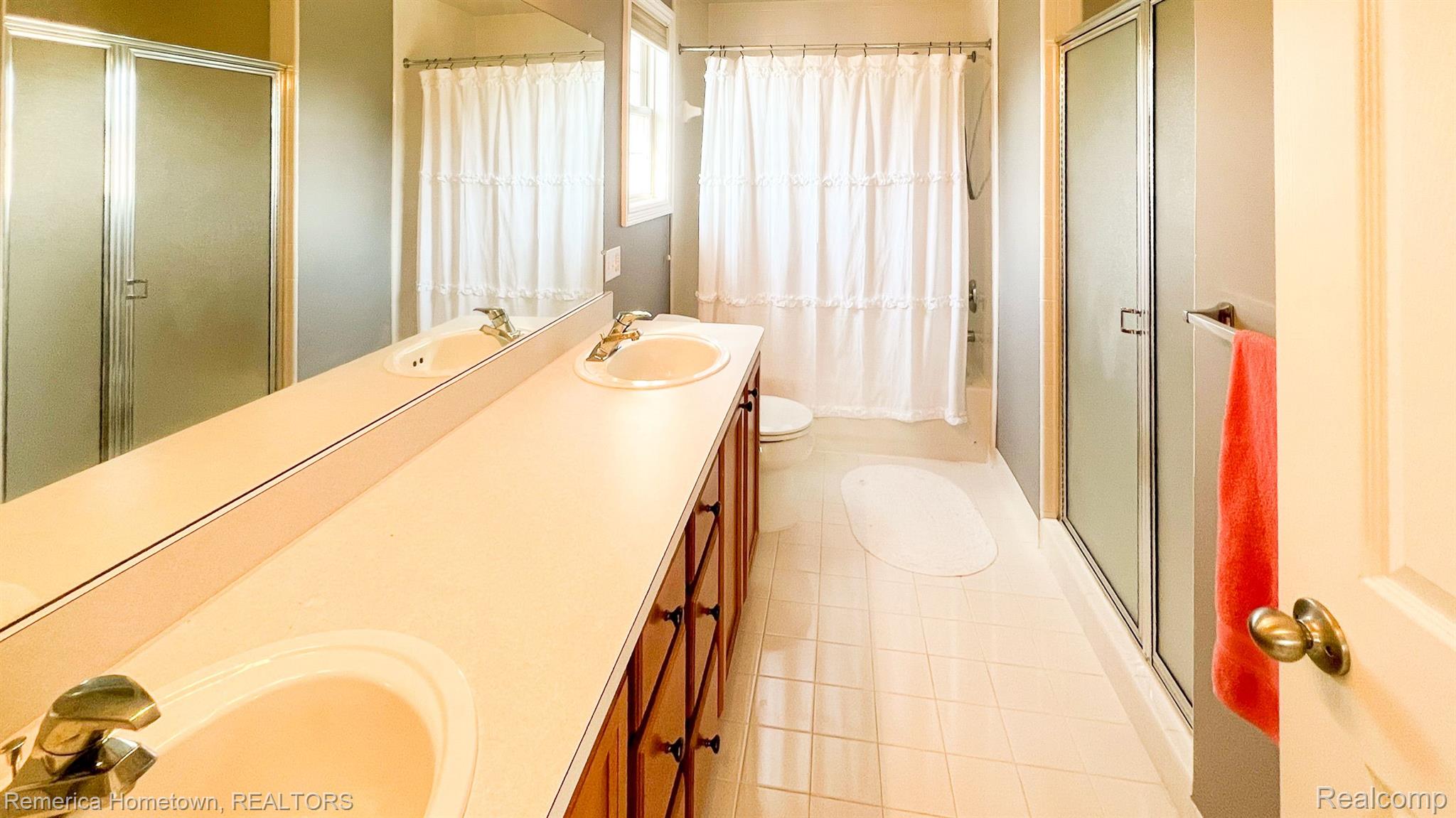 45511 North Stonewood Road Canton, MI 48187 - Photo 17 of 26 Gallery Image 17