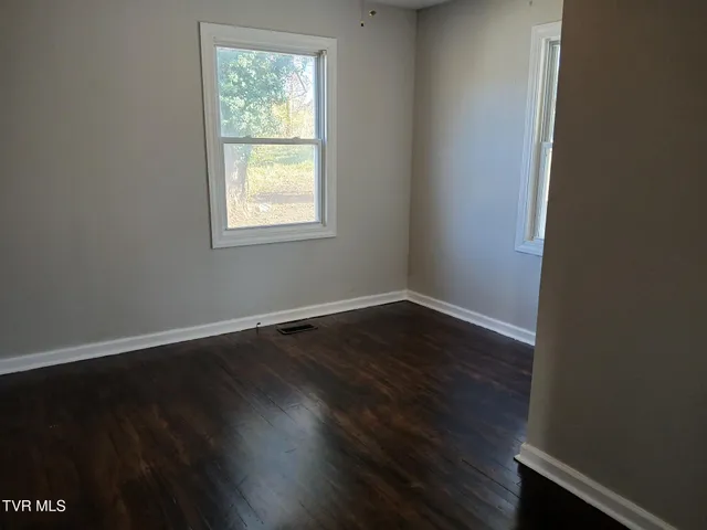 $149,900 | 136 Beaver Street, Bristol, VA 24201