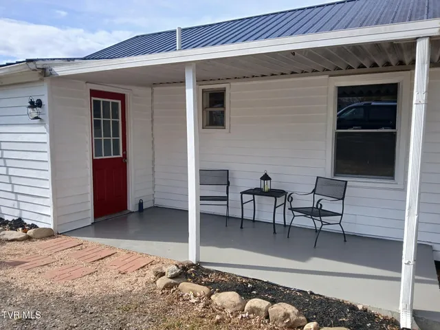 $149,900 | 136 Beaver Street, Bristol, VA 24201