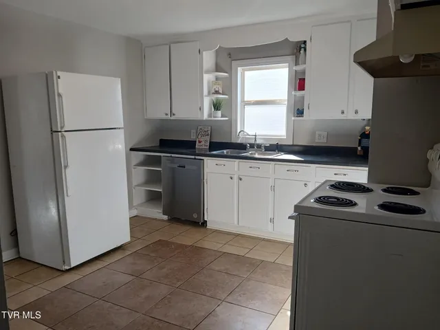 $149,900 | 136 Beaver Street, Bristol, VA 24201