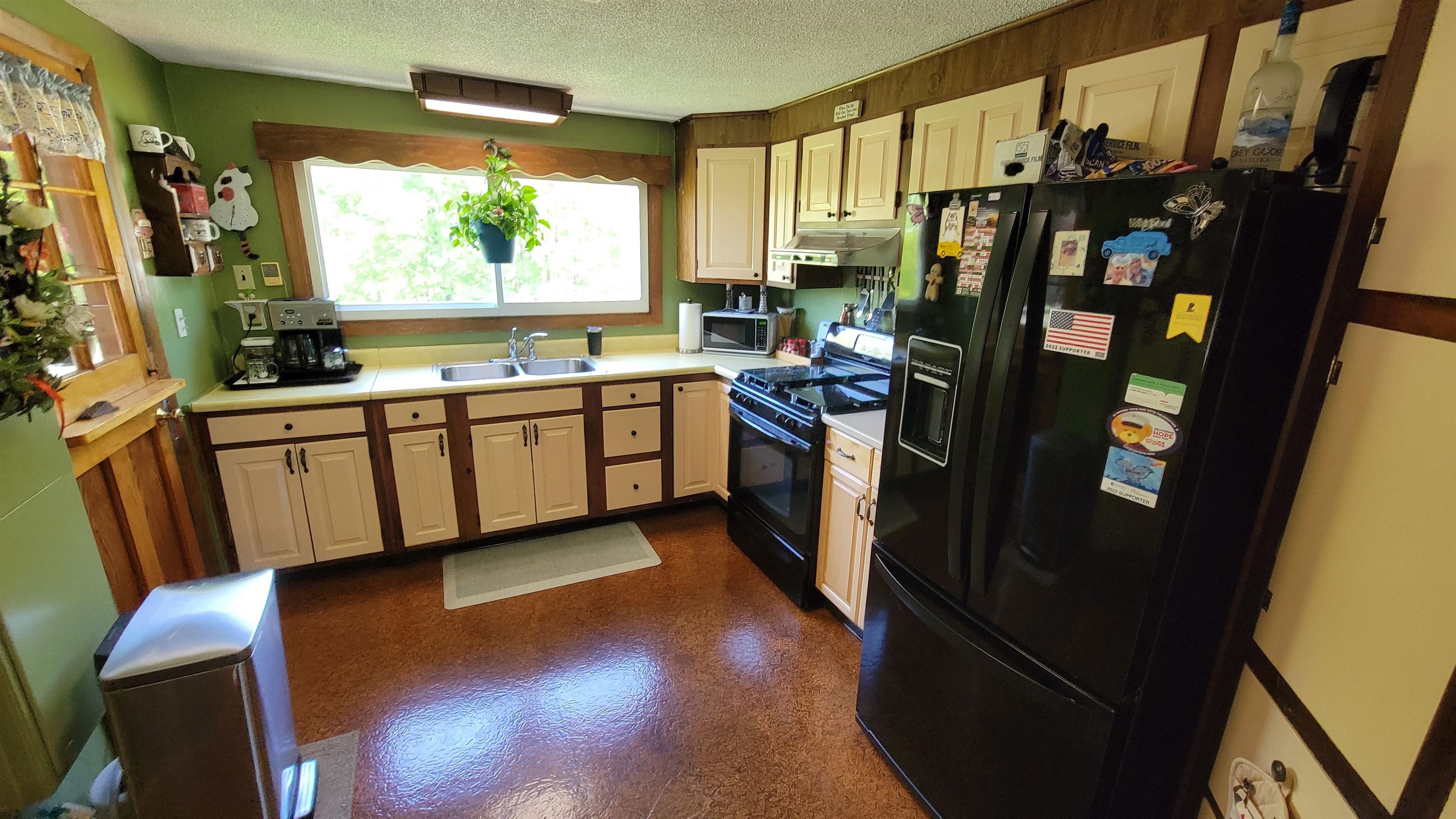 221 Barnstead Road Pittsfield, NH 03263 - Photo 6 of 23 Gallery Image 6