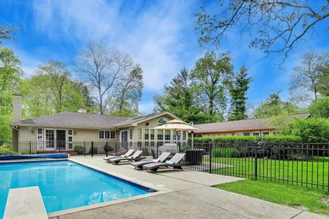 $899,900 | 3414 East Mardan Drive, Long Grove, IL 60047