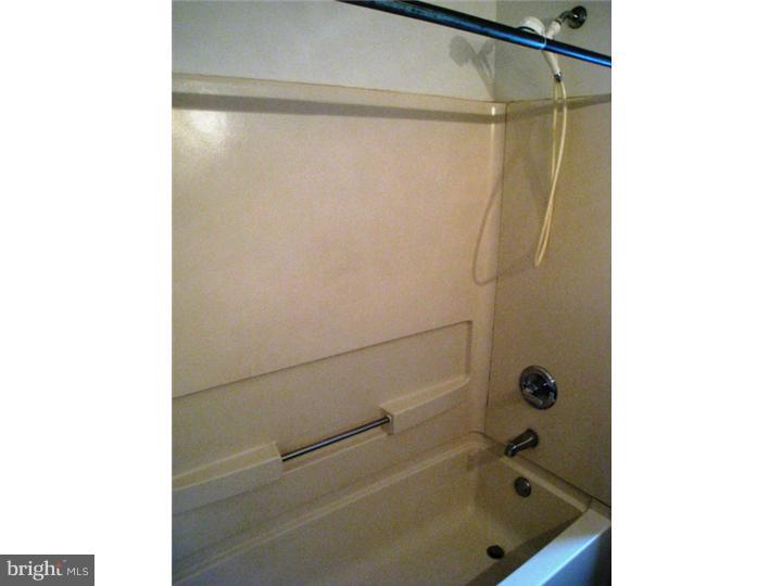 817 Marlyn Road Philadelphia, PA 19151 - Photo 14 of 20 Bathroom