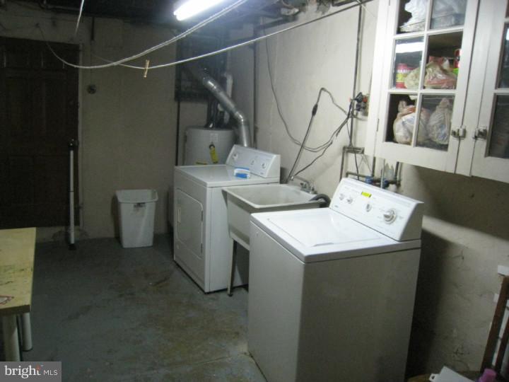 817 Marlyn Road Philadelphia, PA 19151 - Photo 19 of 20 Laundry Room