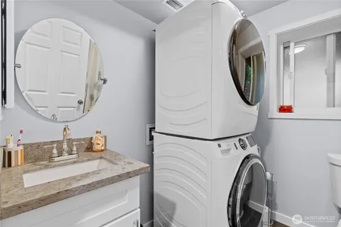 $858,999 | 5421 South Roxbury Street, Seattle, WA 98118