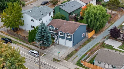 $858,999 | 5421 South Roxbury Street, Seattle, WA 98118