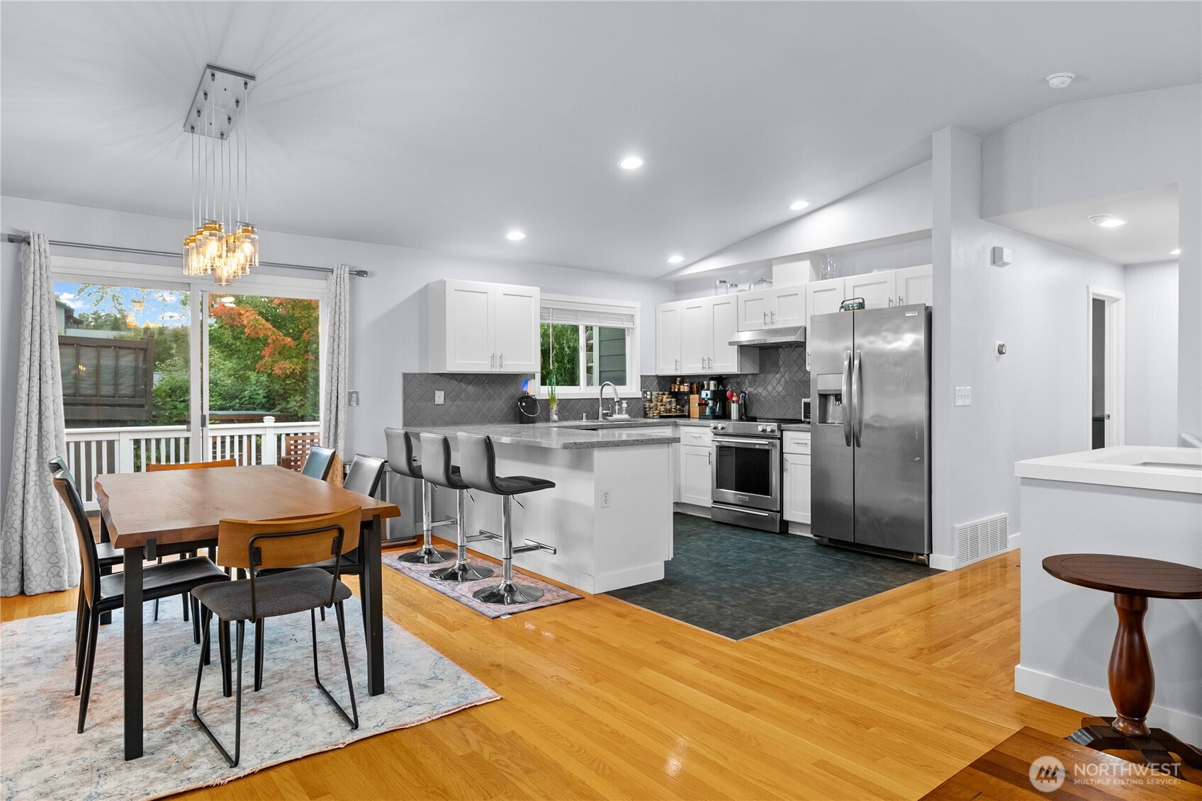 5421 South Roxbury Street Seattle, WA 98118 - Photo 8 of 37