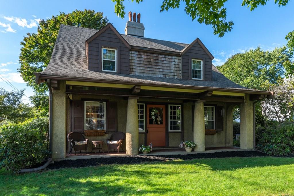 320 Brook Road Milton, MA 02186 - Photo 3 of 32 Gallery Image 3