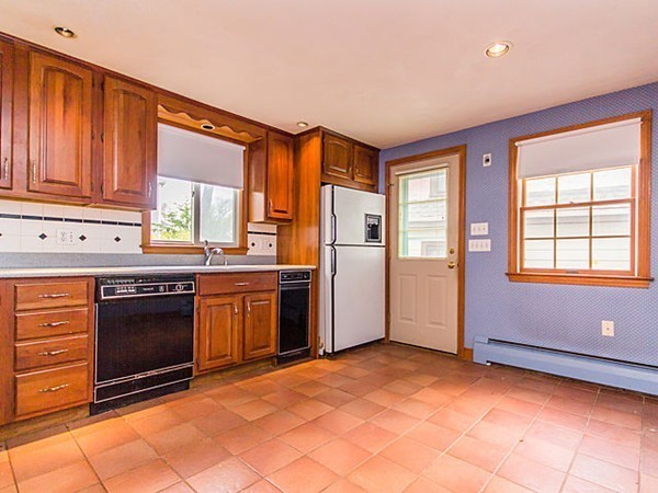 20 Harland Road Waltham, MA 02453 - Photo 6 of 28