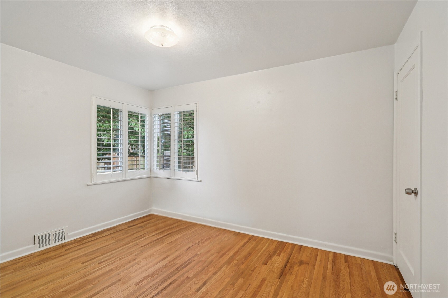 806 Southwest 126th Street Seattle, WA 98146 - Photo 15 of 34 Gallery Image 15