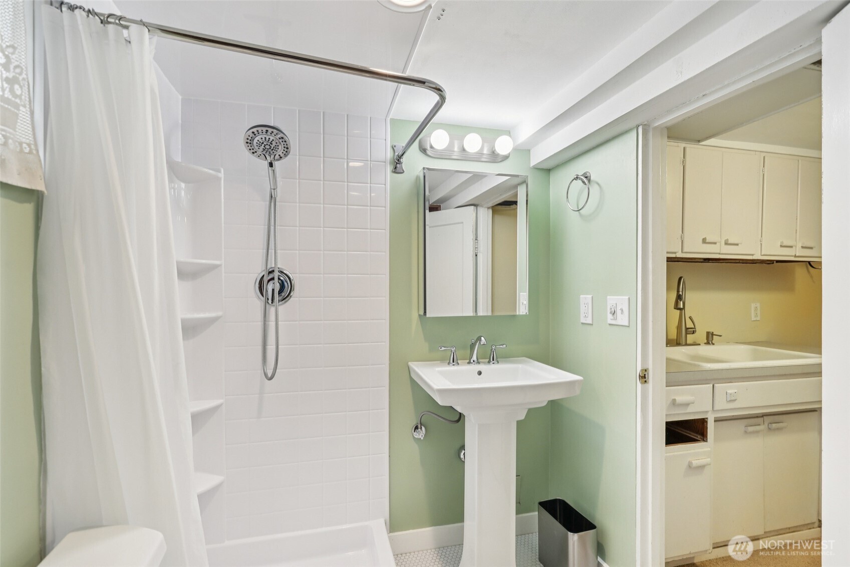 806 Southwest 126th Street Seattle, WA 98146 - Photo 21 of 34 Gallery Image 21