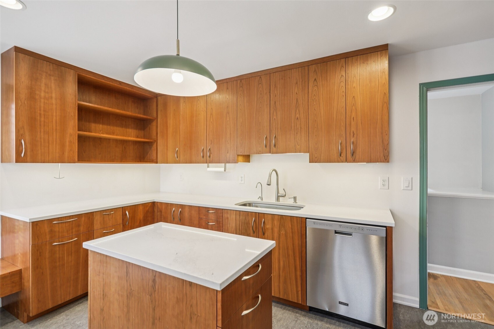 806 Southwest 126th Street Seattle, WA 98146 - Photo 8 of 34 Gallery Image 8
