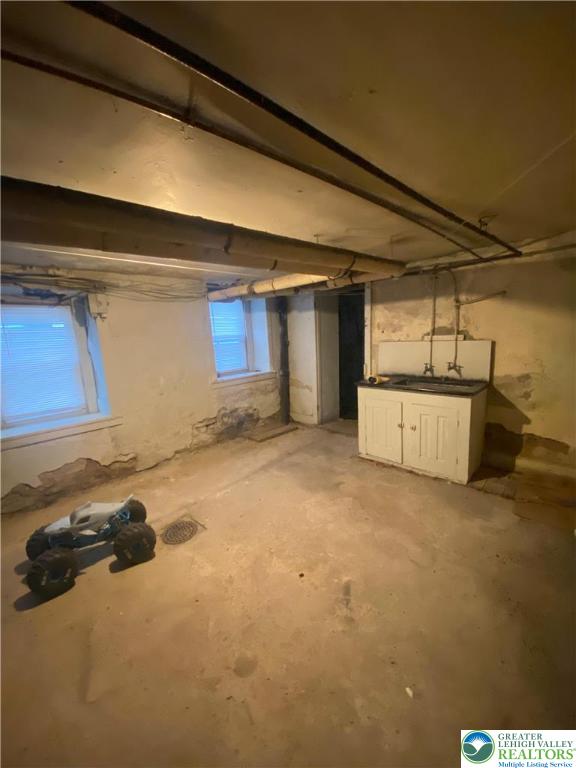 37 Hunter Street Tamaqua, PA 18252 - Photo 30 of 30 a view of garage