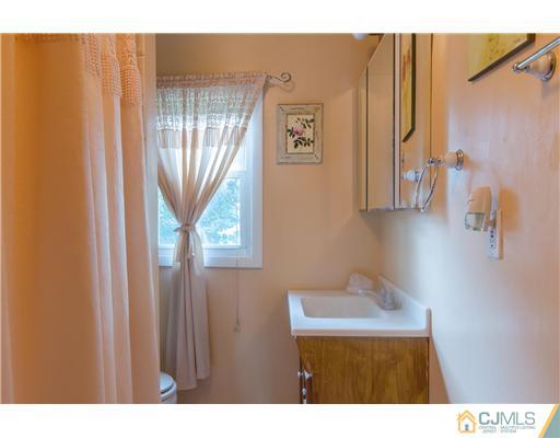 505 Decatur Avenue Middlesex, NJ 08846 - Photo 12 of 22 Gallery Image 12
