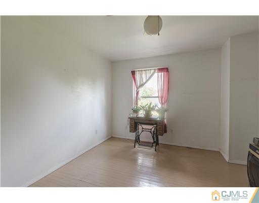 505 Decatur Avenue Middlesex, NJ 08846 - Photo 9 of 22 Gallery Image 9