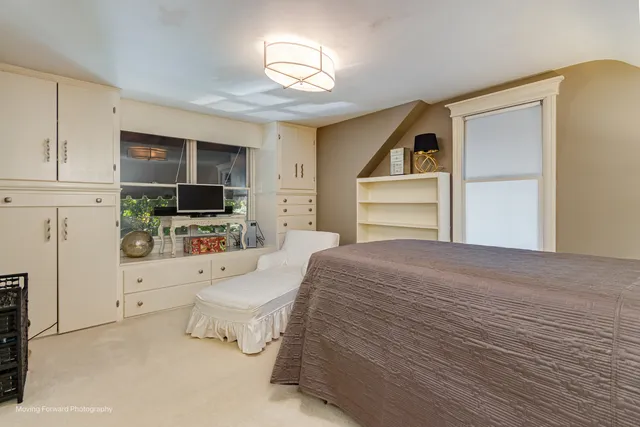 $484,900 | 11333 Hiawatha Lane, La Grange, IL 60525