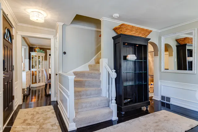 $484,900 | 11333 Hiawatha Lane, La Grange, IL 60525