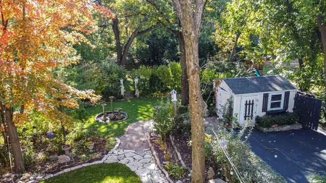 $484,900 | 11333 Hiawatha Lane, La Grange, IL 60525