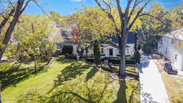 $484,900 | 11333 Hiawatha Lane, La Grange, IL 60525