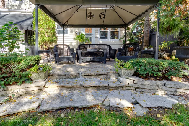 $484,900 | 11333 Hiawatha Lane, La Grange, IL 60525